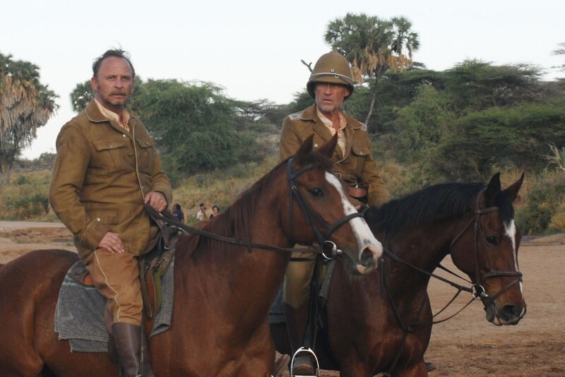 Heinrich von Strahlberg (Alexander Held, l.); Richard von Strahlberg (Robert Atzorn, r.) – Bild: Constantin Film Verleih GmbH