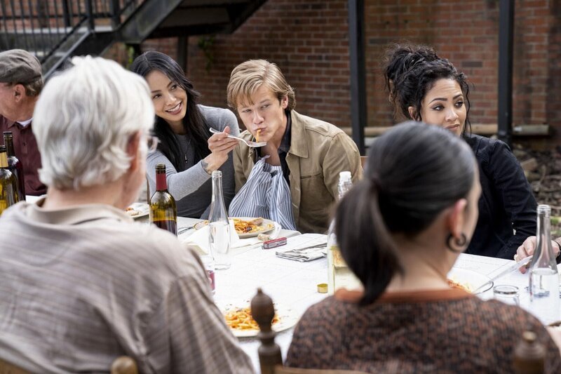 (v.l.n.r.) Desi Nguyen (Levy Tran); Angus MacGyver (Lucas Till); Riley Davis (Tristin Mays) – Bild: CBS Broadcasting, Inc.