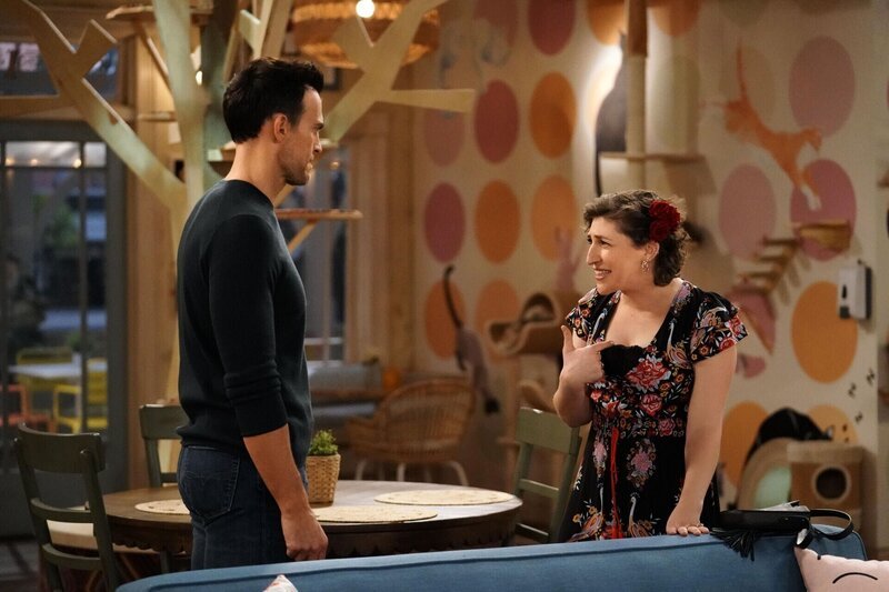 Max (Cheyenne Jackson, l.); Kat (Mayim Bialik, r.) – Bild: FOX MEDIA LLC.