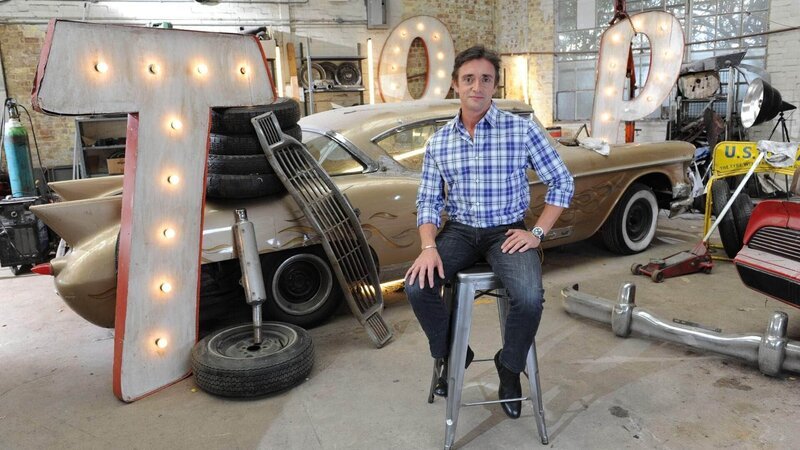 In dieser Spezialausgabe blickt Moderator Richard Hammond zurück auf alle Missgeschicke, auf ungewollte Explosionen, Blechschäden und Pannen, die ihm und seinen Kollegen während ihrer legendären Challenges in der Historie des kultigen Automagazins widerfahren sind. – Bild: RTL /​ BBC America