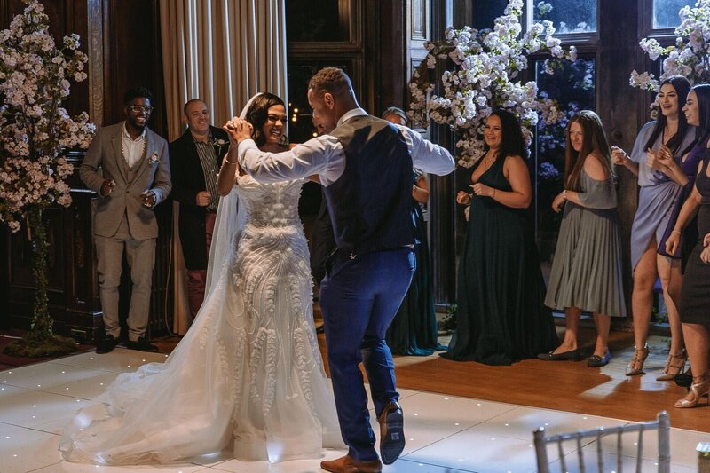 Alexis (l.); Jordan (r.) – Bild: 2021 CPL Productions /​ Simon Johns Lizenzbild frei