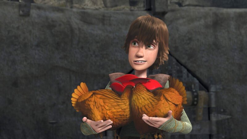 Hicks will zwischen den Wikinger-Haustieren und den Drachen vermitteln, doch die Hühner weigern sich weiterhin Eier zu legen. – Bild: Super RTL