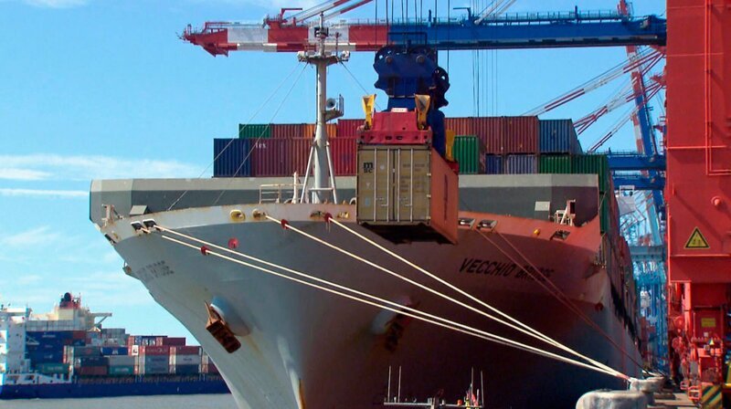 Containerverladung am Eurogate in Bremerhaven – Bild: SWR