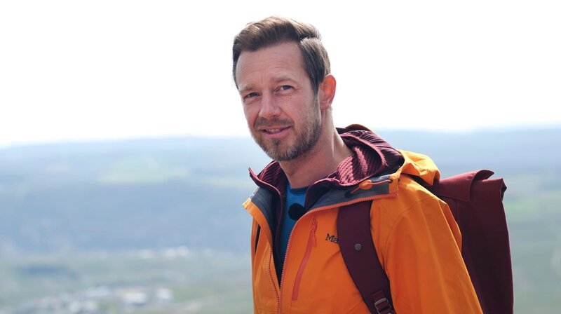 Moderator Arndt auf dem Moselsteig. – Bild: SWR