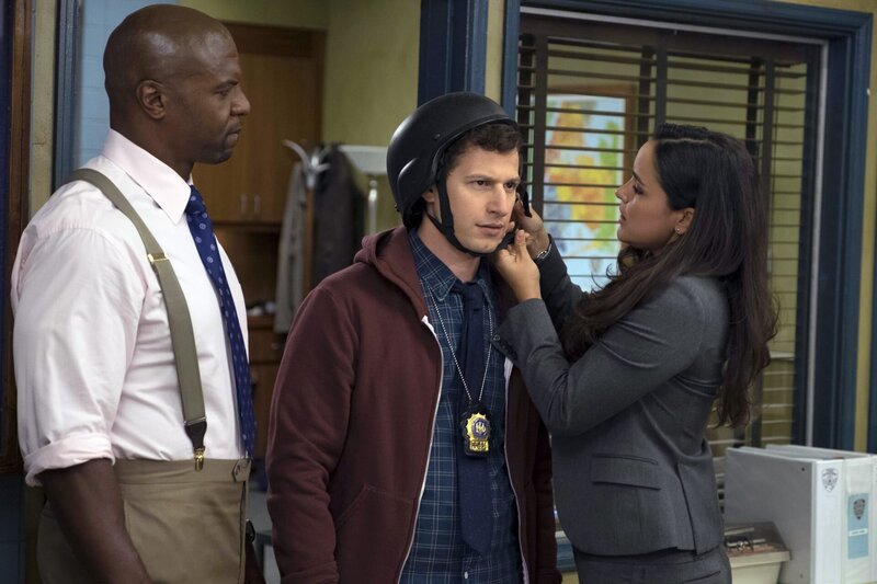 Terry Jeffords (Terry Crews, l.), Jake Peralta (Andy Samberg), Amy Santiago (Melissa Fumero) – Bild: NBCUniversal Media, LLC /​ John P. Fleenor