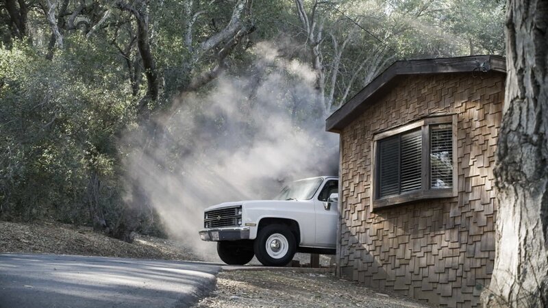 Lee Baker’s truck parked up against the door of Sally Snowden’s burning home. – Bild: Discovery Communications, LLC