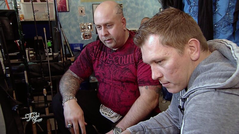 Michael,li. hat nach einer Operation und Problemen mit seinem neuen Tattoo-Studio hohe Schulden. RTL II-Trödelprofi Otto Schulte,re. soll Michael helfen. – Bild: RTL II