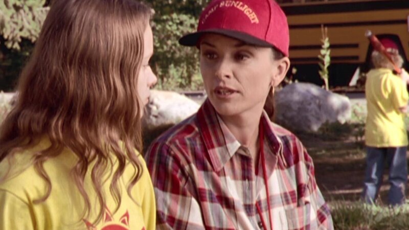 Erin (Thora Birch), Monica (Roma Downey) – Bild: CBS Studios International