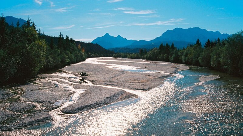 Die Isar bei Wallgau. – Bild: ZDF und BR/Jürgen Eichinger Die Isar bei Wallgau. – Bild: ZDF und BR/Jürgen Eichinger