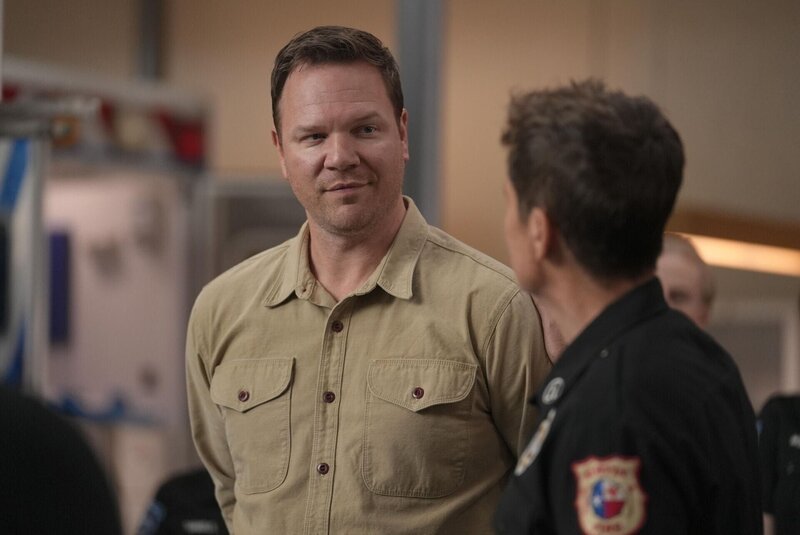 Judd Ryder (Jim Parrack, l.); Owen Strand (Rob Lowe, r.) – Bild: 20th Television