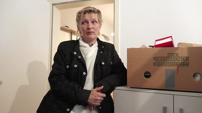 Christine plant, in die Nähe ihrer pflegebedürftigen Mutter zu ziehen. – Bild: RTLZWEI