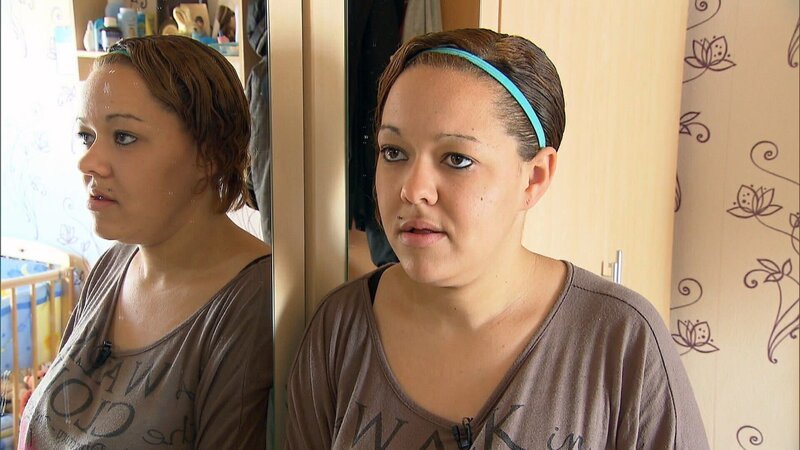 Jenny (26) wird für 10 Tage das Abenteuer Frauentausch wagen. Für sie geht es nach Berlin. – Bild: RTL II