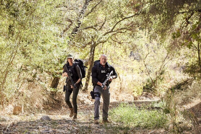 Kensi Blye (Daniela Ruah, l.); Lance Hamilton (Bill Goldberg, r.) – Bild: CBS Broadcasting, Inc.
