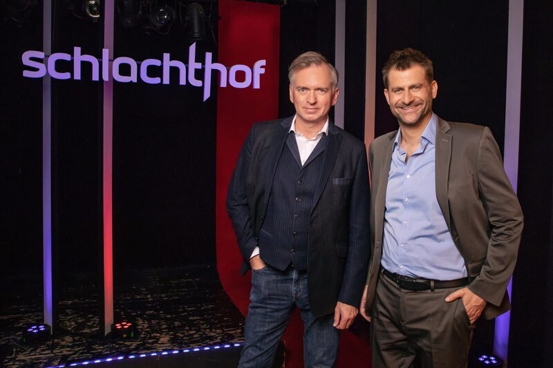 Von links: Christian Springer und Michael Altinger. – Bild: ZDF und BR/​Markus Konvalin.