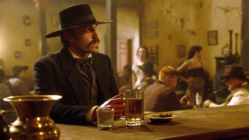 Wyatt at a bar – Bild: ORF III