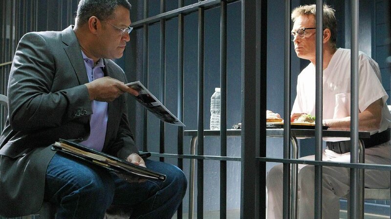 Die Jagd auf Dr. Jekyll erreicht ihren Höhepunkt, als Ray Langston (Laurence Fishburne, li.) von dem inhaftierten „Dick und Jane-Killer“ Nate Haskell (Bill Irwin) die wahre Identität des Serienkillers erfährt … – Bild: RTL, CBS
