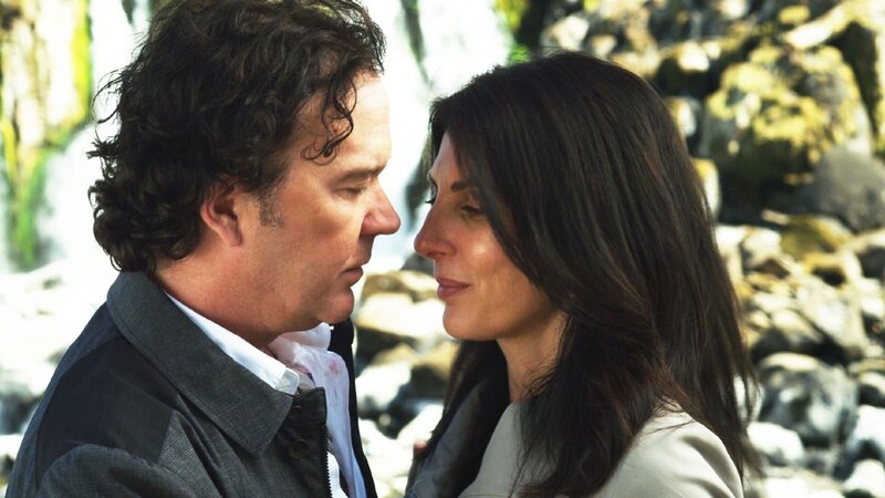 Nate (Timothy Hutton) und Sophie (Gina Bellman) – Bild: RTL Crime
