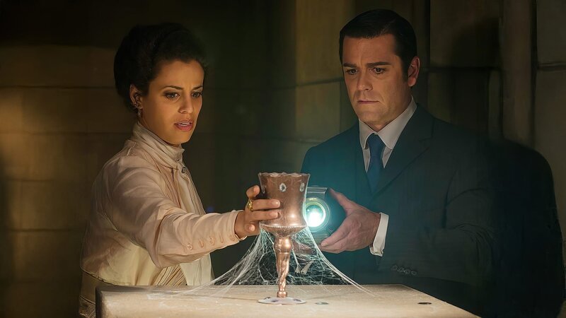 Iris Bajjali (Athena Karkanis) und William Murdoch (Yannick Bisson) – Bild: Shaftesbury
