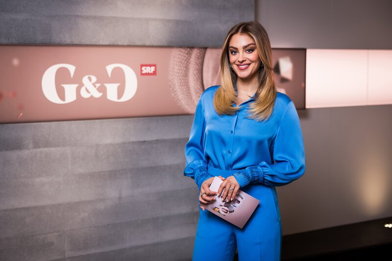 Jennifer Bosshard Moderatorin Gesichter & Geschichten 2024 SRF/Gian Vaitl – Bild: SF1 Jennifer Bosshard Moderatorin Gesichter & Geschichten 2024 SRF/Gian Vaitl – Bild: SF1