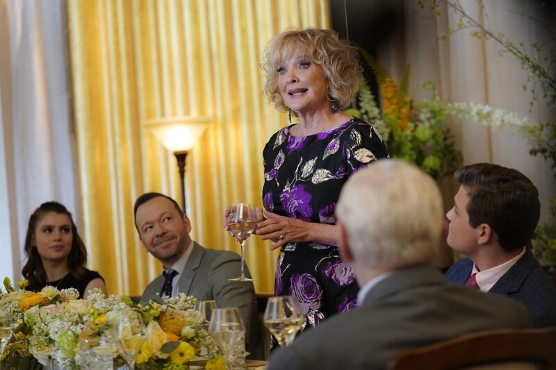 (v.l.n.r.) Nicky Reagan-Boyle (Sami Gayle); Danny Reagan (Donnie Wahlberg); Lena Janko (Christine Ebersole) – Bild: CBS Broadcasting, Inc.