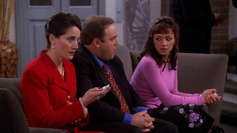 L-R: Marion Douglas (Elizabeth Storm), Doug (Kevin James) und Carries (Leah Remini) – Bild: TVNOW