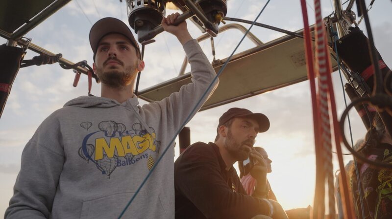 Maxence Coly ist einer der jüngsten Heißluftballon-Piloten Frankreichs. Für ihn hat sich damit ein Traum erfüllt. – Bild: NDR/Sebastian Wagner Maxence Coly ist einer der jüngsten Heißluftballon-Piloten Frankreichs. Für ihn hat sich damit ein Traum erfüllt. – Bild: NDR/Sebastian Wagner