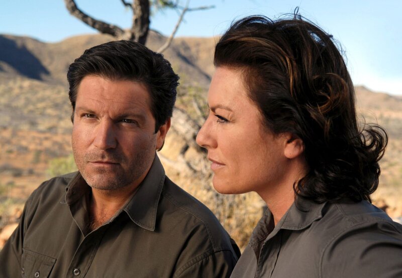 Sam (Francis Fulton-Smith) und Katrin (Christine Neubauer) sprechen sich endlich aus. – Bild: „ARD Degeto/​ARD Degeto/​Tony Fiqueira“ (S2)