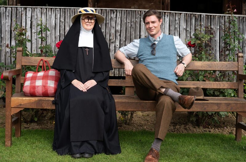 Sister Boniface (Lorna Watson, li.), Di Sam Gillespie (Max Brown, re.) – Bild: WDR/​BBC Studios 2023/​Gary Moyes