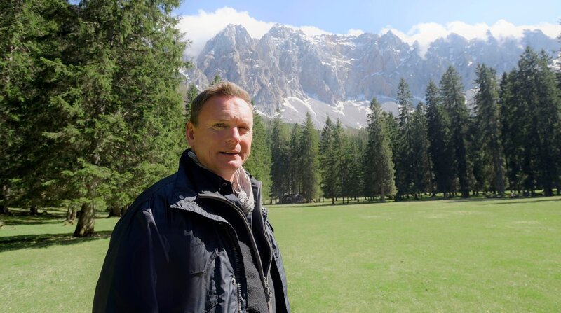 Axel Bulthaupt im Bodental. – Bild: MDR /​ ZDF