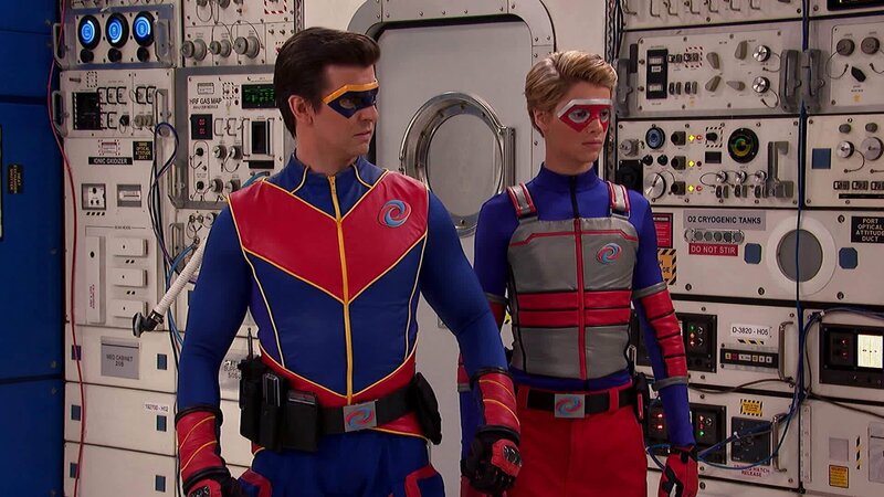Captain Man, Ray Manchester (Cooper Barnes, l) und Henry Hart, Kid Danger (Jace Norman, r.) – Bild: ANNÉE Viacom International Inc.