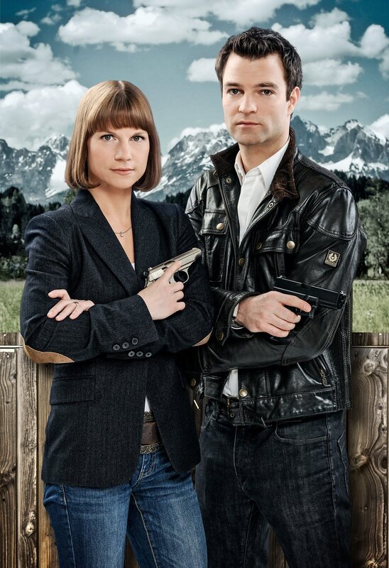 Kristina Sprenger (Karin Kofler), Jakob Seeböck (Lukas Roither). – Bild: ORF 1