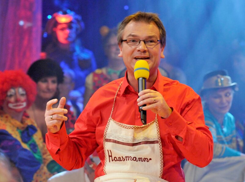 WDR Fernsehen JÜRGEN BECKERS: MENSCH, HAUSMANN …WIE DAS LEBEN SO SPIELT Teil 2, am Samstag um 22:45 Uhr. Jürgen Beckers schildert seine Erfahrungen als „Hausmann“. – Bild: WDR/​Max Kohr