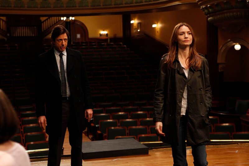 Pictured: (l-r) Jeff Goldblum, Saffron Burrows – Bild: 13th Street