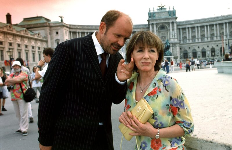 August Schmölzer, Heidelinde Weis. – Bild: ORF/​LISA-Film/​Elke Werner