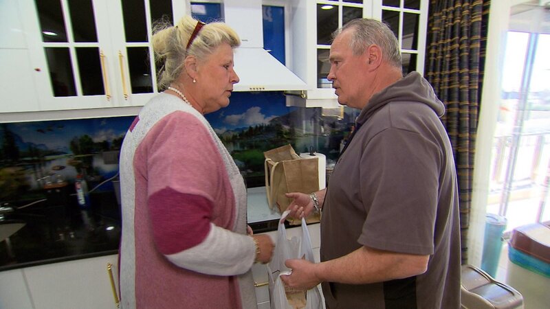 Die Familie plant einen Ausflug zum wunderschönen Stausee an der Oyampinar Talsperre im Taurusgebirge. – Bild: RTLZWEI