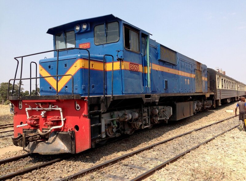 1992er Henschel-Lok in Dodoma. – Bild: SWR/​Michael Mattig-Gerlach