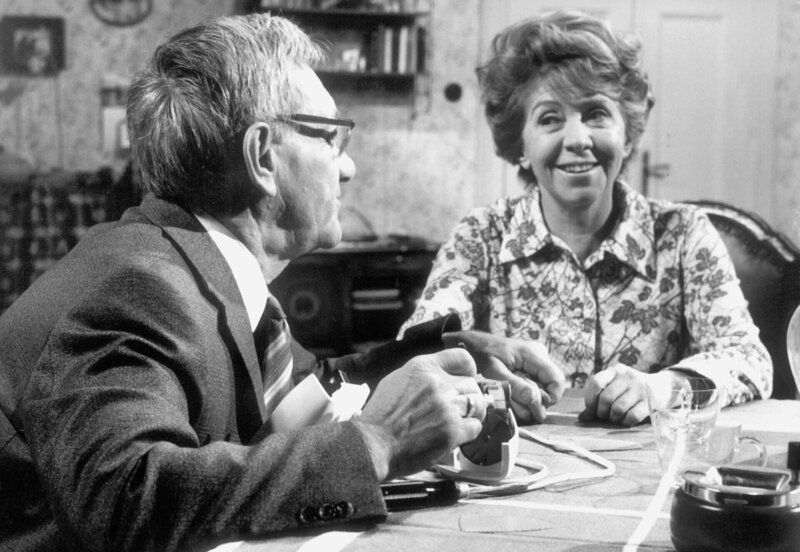 L-R: Kurt Scholz (Joseph Offenbach), Käthe Scholz (Inge Meysel). – Bild: NDR