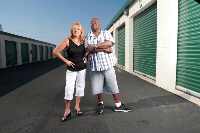Lesa (l.); Jerry (r.) – Bild: A&E Television Networks