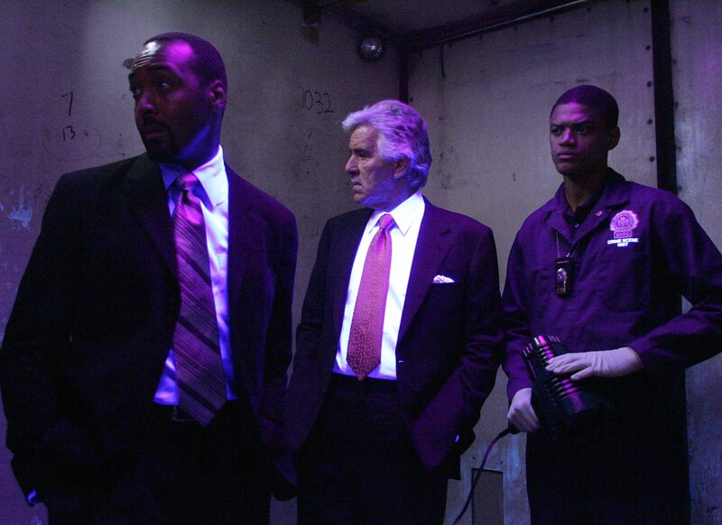 L-R: Detective Ed Green, Joe Fontana, CSU Tech Joel Lowden – Bild: Will Hart NBC Universal