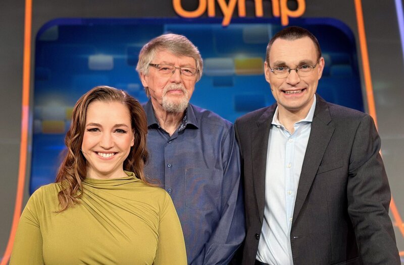 Quizduell-Olymp: Marie-Louise Fick (l.), Prof. Eckhard Freise (M.) und Thorsten Zirkel (r.) – Bild: ARD/​ITV Studios