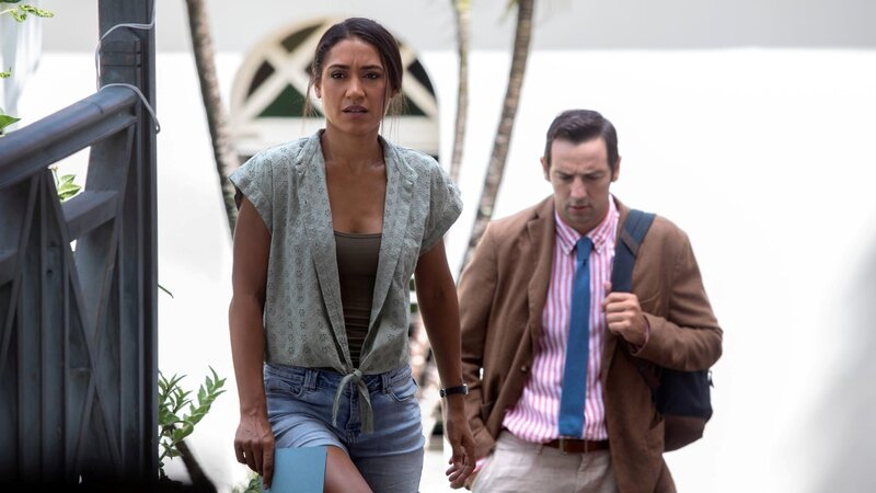 l-r: DS Florence Cassell (Joséphine Jobert), DI Neville Parker (Ralf Little) – Bild: BBC /​ Red Planet /​ Denis Guyenon
