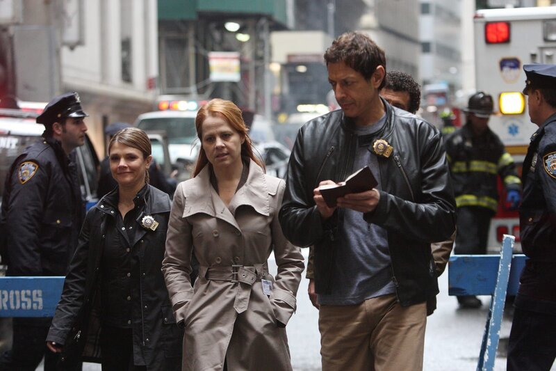 Pictured: (l-r) Deirdre Lovejoy as Agent Martino, Jeff Goldblum as Detective Zach Nichols – Bild: 13th Street