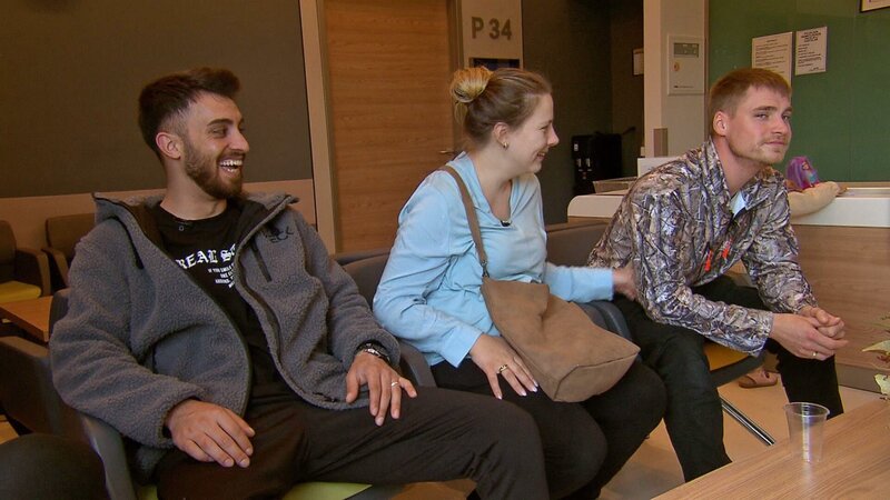 Sarafina und Peter überlegen, ihr drittes Kind in der Türkei zur Welt zu bringen. – Bild: RTLZWEI