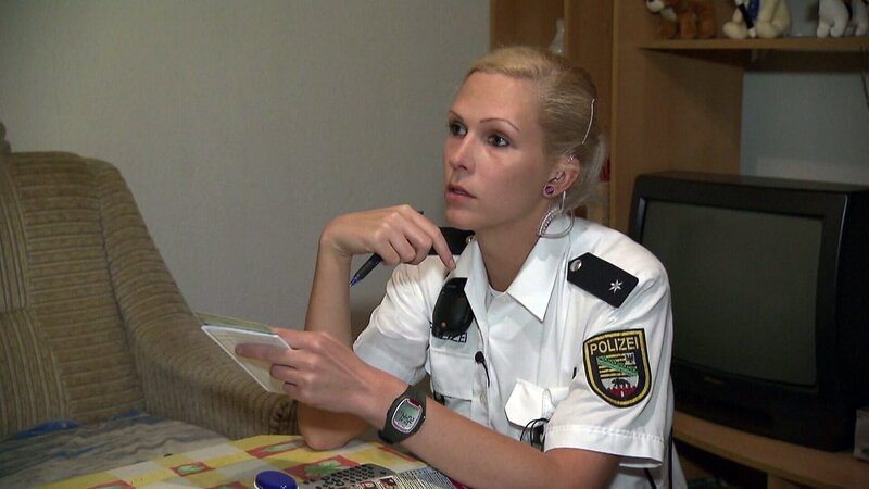 Friederike Schöppe im Einsatz in Halle an der Saale – Bild: RTL Zwei