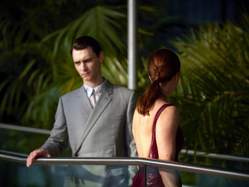 Bernard Marx (Harry Lloyd) – Bild: RTL /​ 2020 Universal Content Productions LLC.