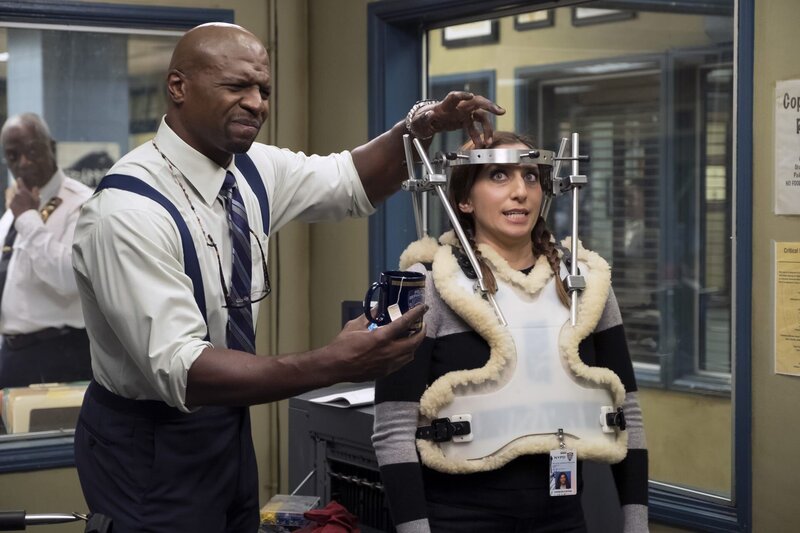 Terry Jeffords (Terry Crews, l.); Gina Linetti (Chelsea Peretti, r.) – Bild: NBCUniversal Media, LLC /​ John P. Fleenor