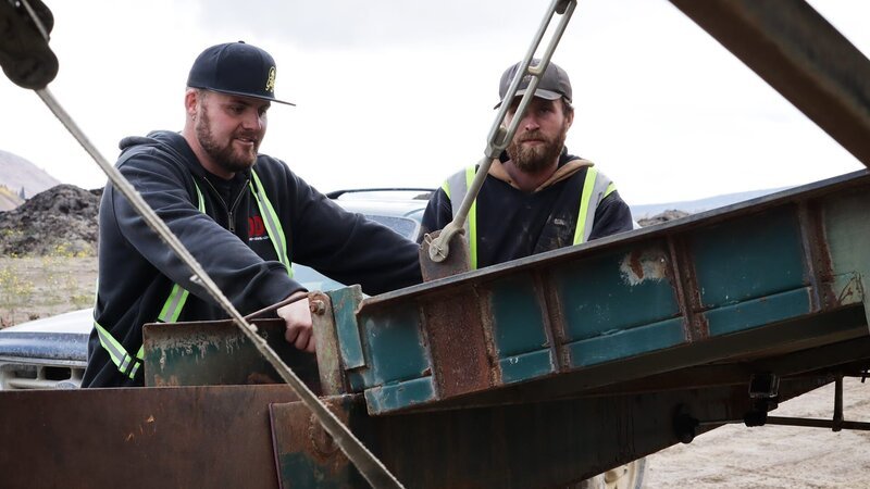 Brennan Ruault and Tyson Lee look at little hope – Bild: 2021 DISCOVERY DEUTSCHLAND