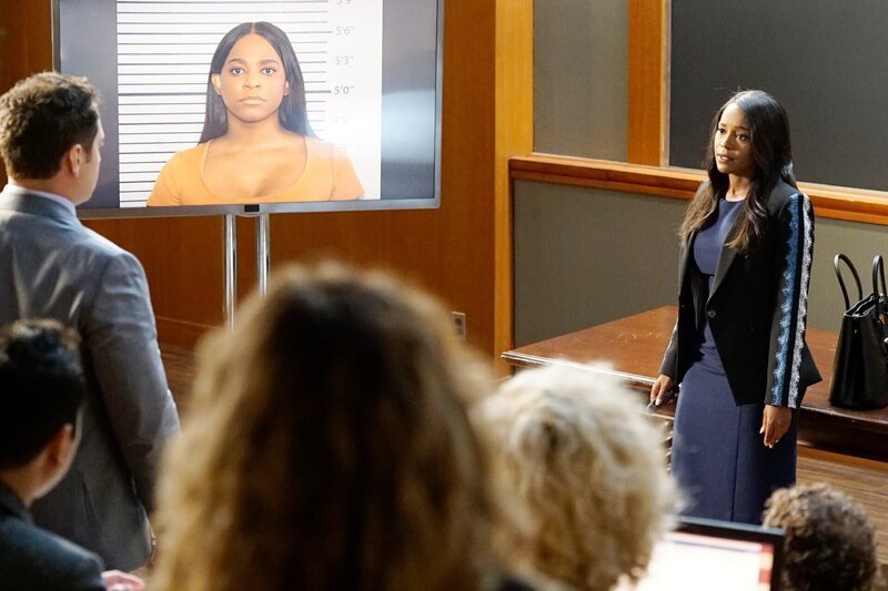 Michaela Pratt (Aja Naomi King) Die Verwendung des sendungsbezogenen Materials ist nur mit dem Hinweis und Verlinkung auf TVNOW gestattet. – Bild: TVNOW /​ American Broadcasting Companies, Inc.