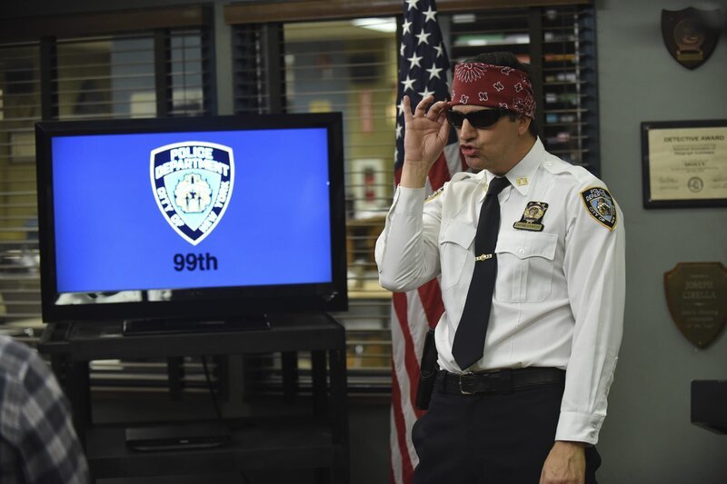 Ken Marino (Captain CJ). – Bild: NBCUniversal Media, LLC /​ Ray Mickshaw