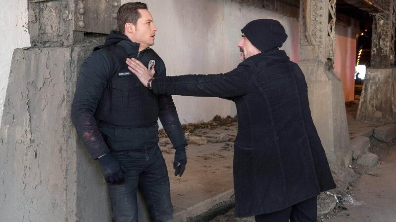 Jay Halstead (Jesse Lee Soffer, l.), Alvin Olinsky (Elias Koteas) – Bild: Foto: RTL /​ Matt Dinerstein /​ NBC Universal